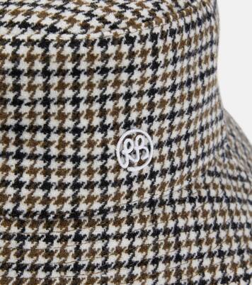 Hut | Ruslan Baginskiy