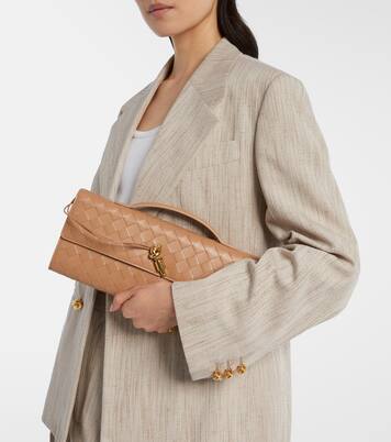 Andiamo Intrecciato leather clutch | Bottega Veneta