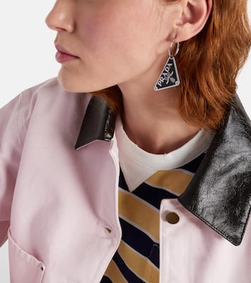 Boucle d’oreille unique Symbole en argent sterling | Prada