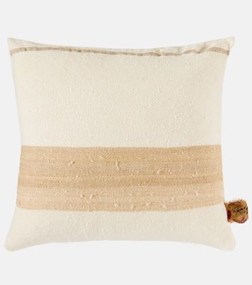 Chlore silk and linen-blend cushion | The House of Lyria