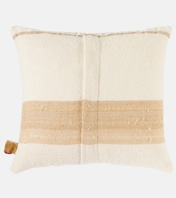 Chlore silk and linen-blend cushion | The House of Lyria