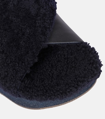 Pantoletten Wavy aus Shearling | Chloé