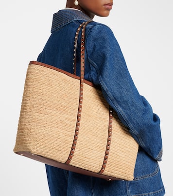 Rockstud Large raffia tote bag | Valentino Garavani