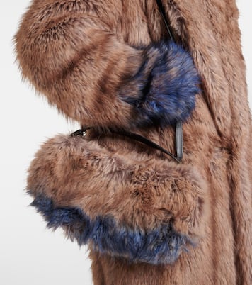 Schultertasche Sound Swipe aus Faux Fur | Coperni