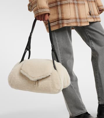 Bolso al hombro Gemini Small de borrego | Amina Muaddi