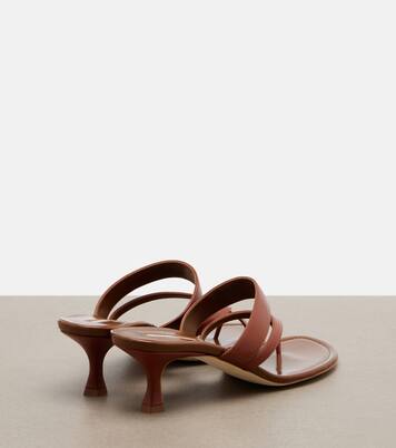 Susa leather thong sandals | Manolo Blahnik
