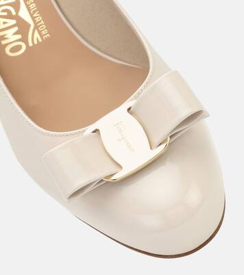 Escarpins Vara en cuir verni | Ferragamo