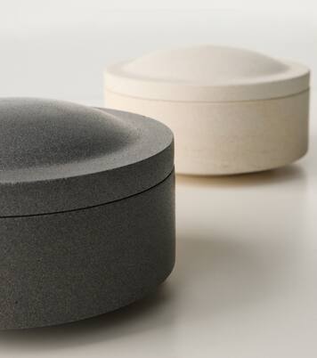 Gallery Object 07 stoneware container | Louise Roe