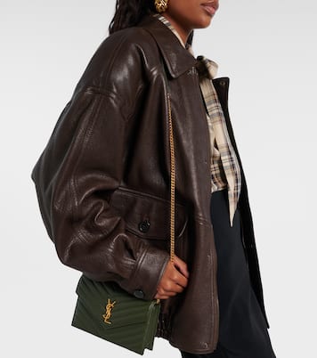 Portemonnaie mit Kettenriemen Cassandre Envelope | Saint Laurent