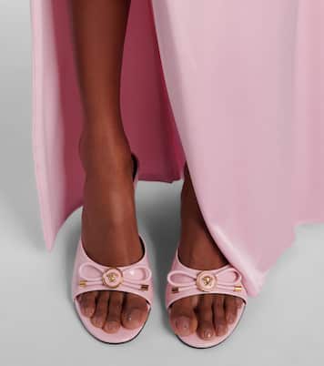 Pantoletten Opera 85 aus Lackleder | Versace