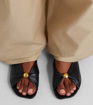 Paula's Ibiza Pantoletten Pebble aus Leder | Loewe