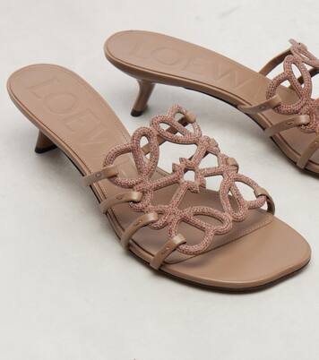 Pantoletten Petal Anagram aus Leder | Loewe