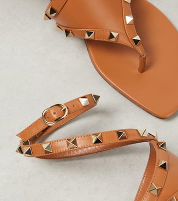 Sandalen Rockstud aus Leder | Valentino Garavani