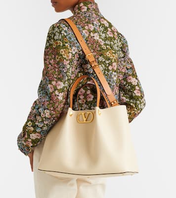 Tote Bag VLogo Medium aus Leder | Valentino Garavani