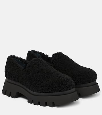 Plateau-Loafers Furry Chic aus Shearling | Dorothee Schumacher
