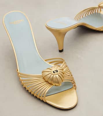 Pantoletten Royal 75 aus Metallic-Leder | Valentino Garavani