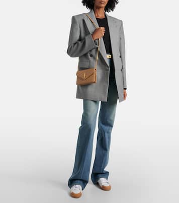 Portefeuille à chaîne Cassandre Envelope en cuir matelassé | Saint Laurent