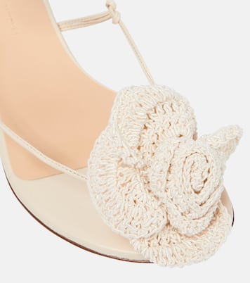 Sandalen aus Leder und Häkelstrick | Magda Butrym