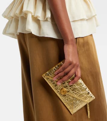 Clutch in pelle metallizzata goffrata | Dries Van Noten