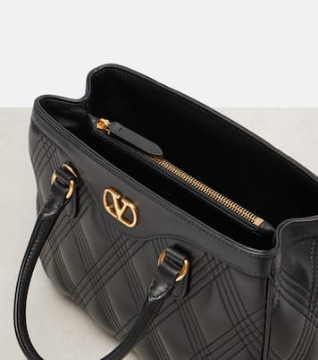 Tote Bag Quiltie 67 Small aus Leder | Valentino Garavani
