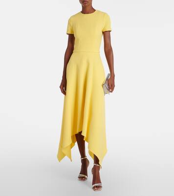 Robe midi Akimi asymétrique en crêpe | Safiyaa