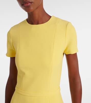 Robe midi Akimi asymétrique en crêpe | Safiyaa