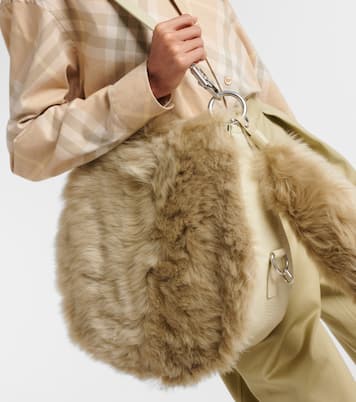 Schultertasche aus Leder mit Shearling | Burberry