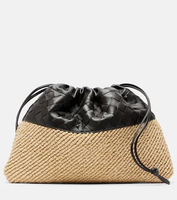 Clutch Dustbag Small aus Raffiabast und Leder | Bottega Veneta