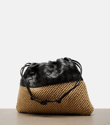 Clutch Dustbag Small aus Raffiabast und Leder | Bottega Veneta