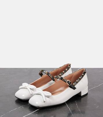 Mary-Jane-Ballerinas Rockstud Bow mit Lackleder | Valentino Garavani