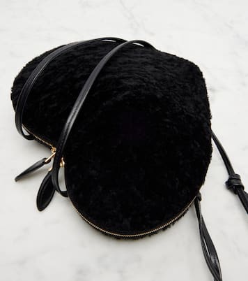 Schultertasche Le Cœur Small aus Shearling | Alaïa