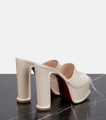 Mules Amali Alta à plateau en cuir verni | Christian Louboutin