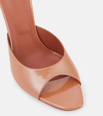 Pantoletten Alexa 95 aus Lackleder | Amina Muaddi