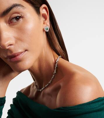 Boucles d'oreilles Heart en or blanc 18 ct, diamants et émeraudes | Kamyen