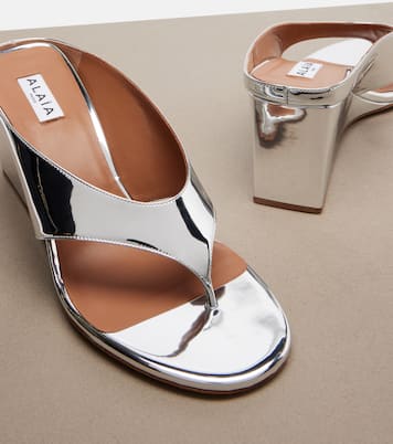 Cube leather wedge thong sandals | Alaïa