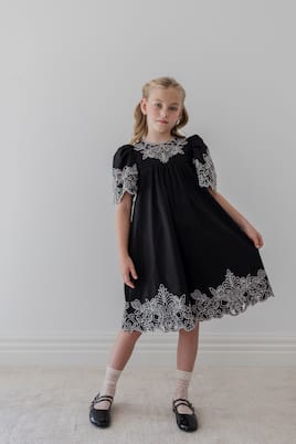 Besticktes Kleid aus Baumwolle und Leinen | Petite Amalie  