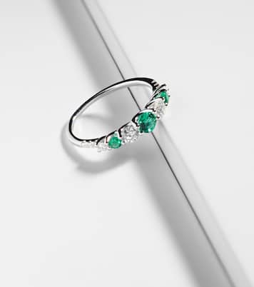Classics 18kt white gold ring with emeralds and diamonds | Bucherer Fine Jewellery