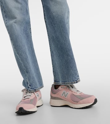 2002 suede-trimmed sneakers | New Balance