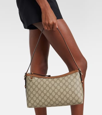 Schultertasche GG Emblem Medium aus Canvas  | Gucci
