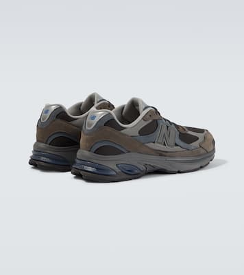 2010 suede-trimmed sneakers | New Balance