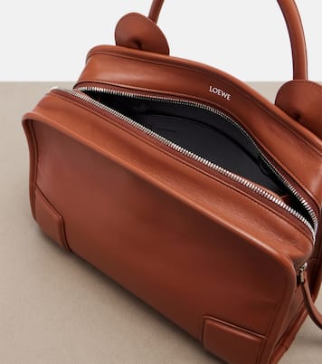 Tote Bag Amazona 180 Lion Medium aus Leder | Loewe