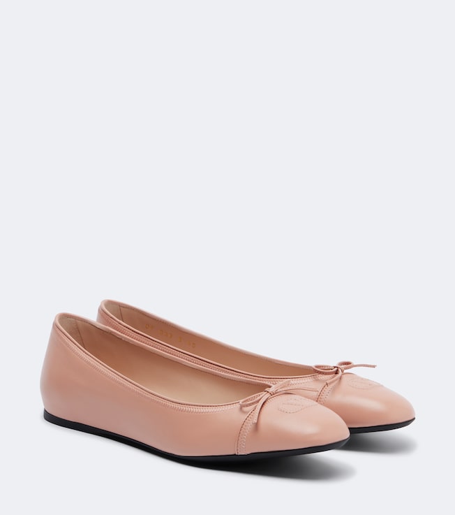 VLogo leather ballet flats