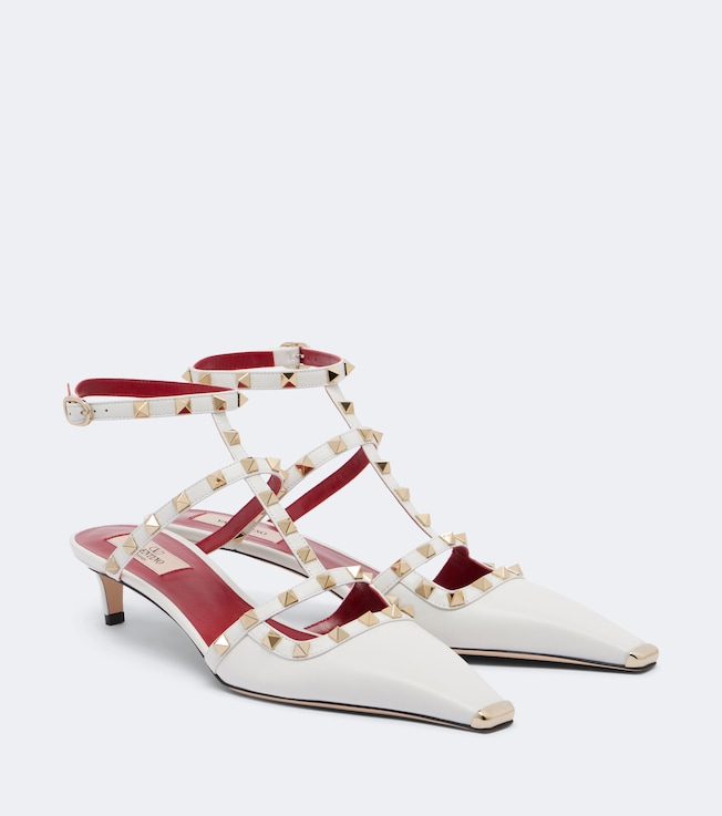 Rockstud leather pumps