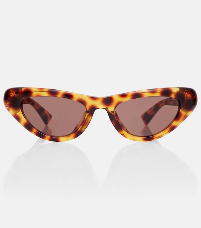 Curvy cat-eye sunglasses