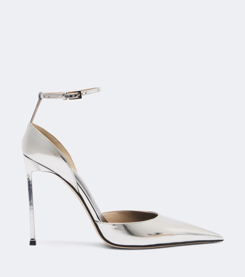 Metallic leather pumps