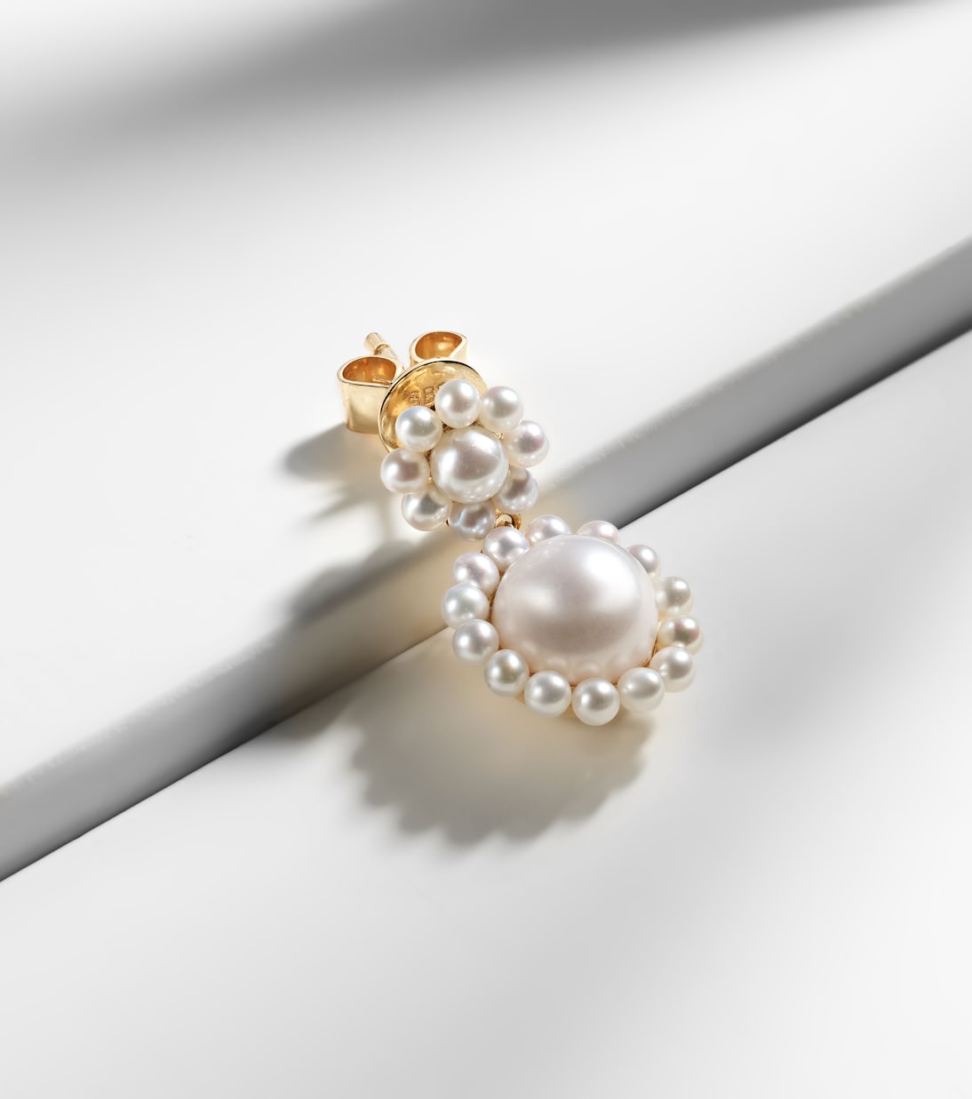 Orecchino singolo in oro giallo 14kt con perle di SOPHIE BILLE BRAHE - Collezione Jeanne, chic e giovane