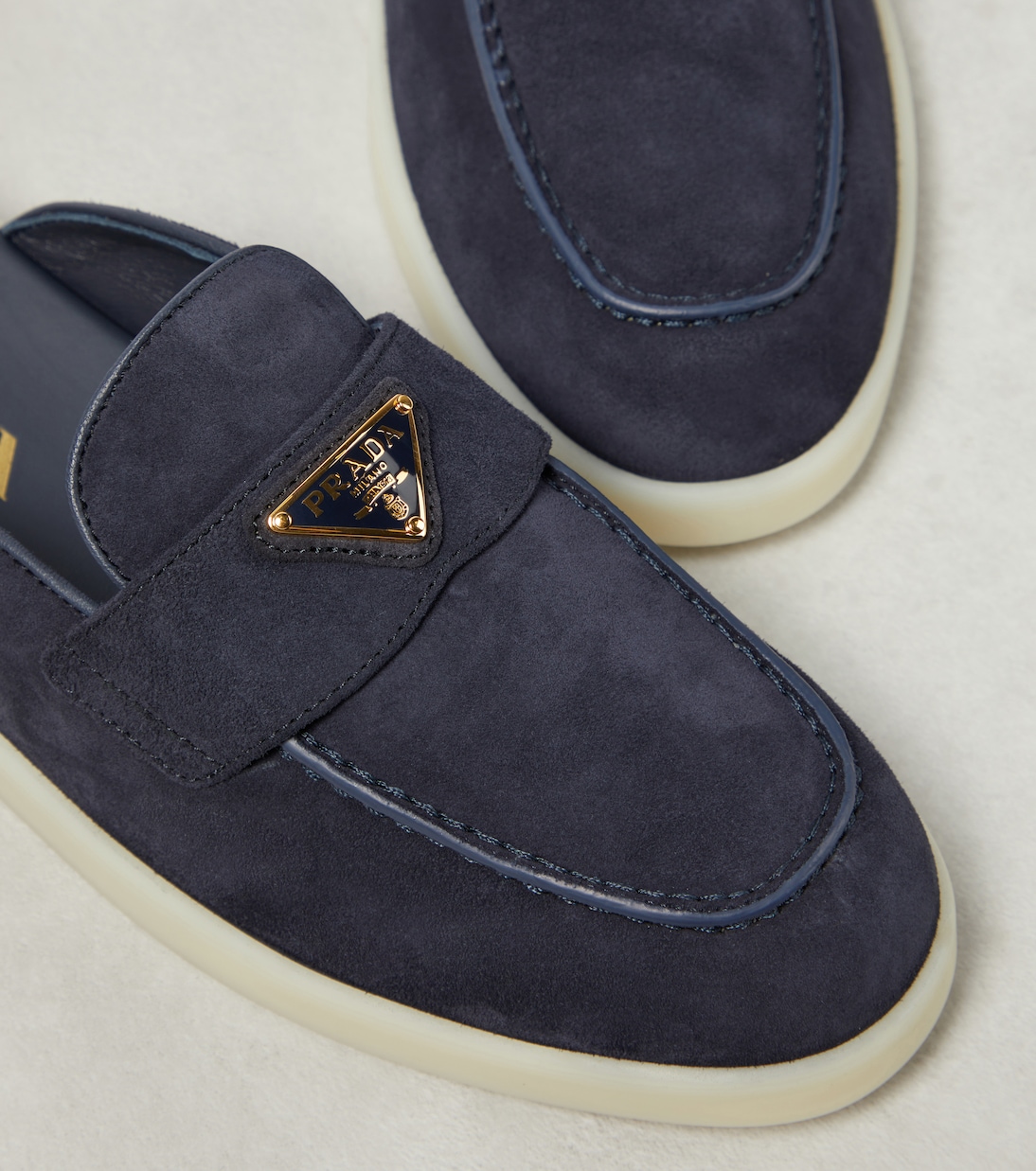Slippers Saint Tropez en daim | Prada