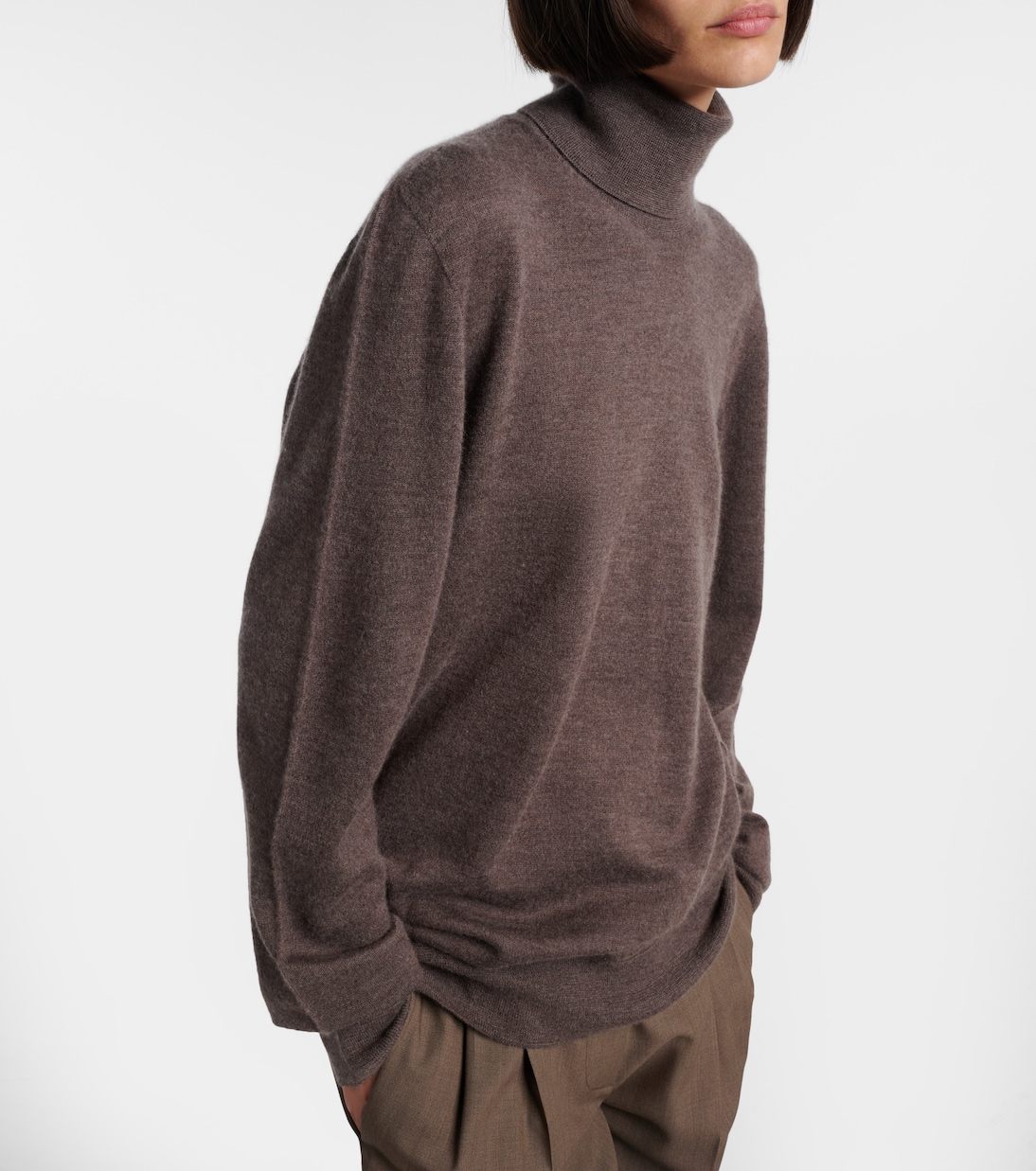 Lizzy cashmere turtleneck sweater | The Row