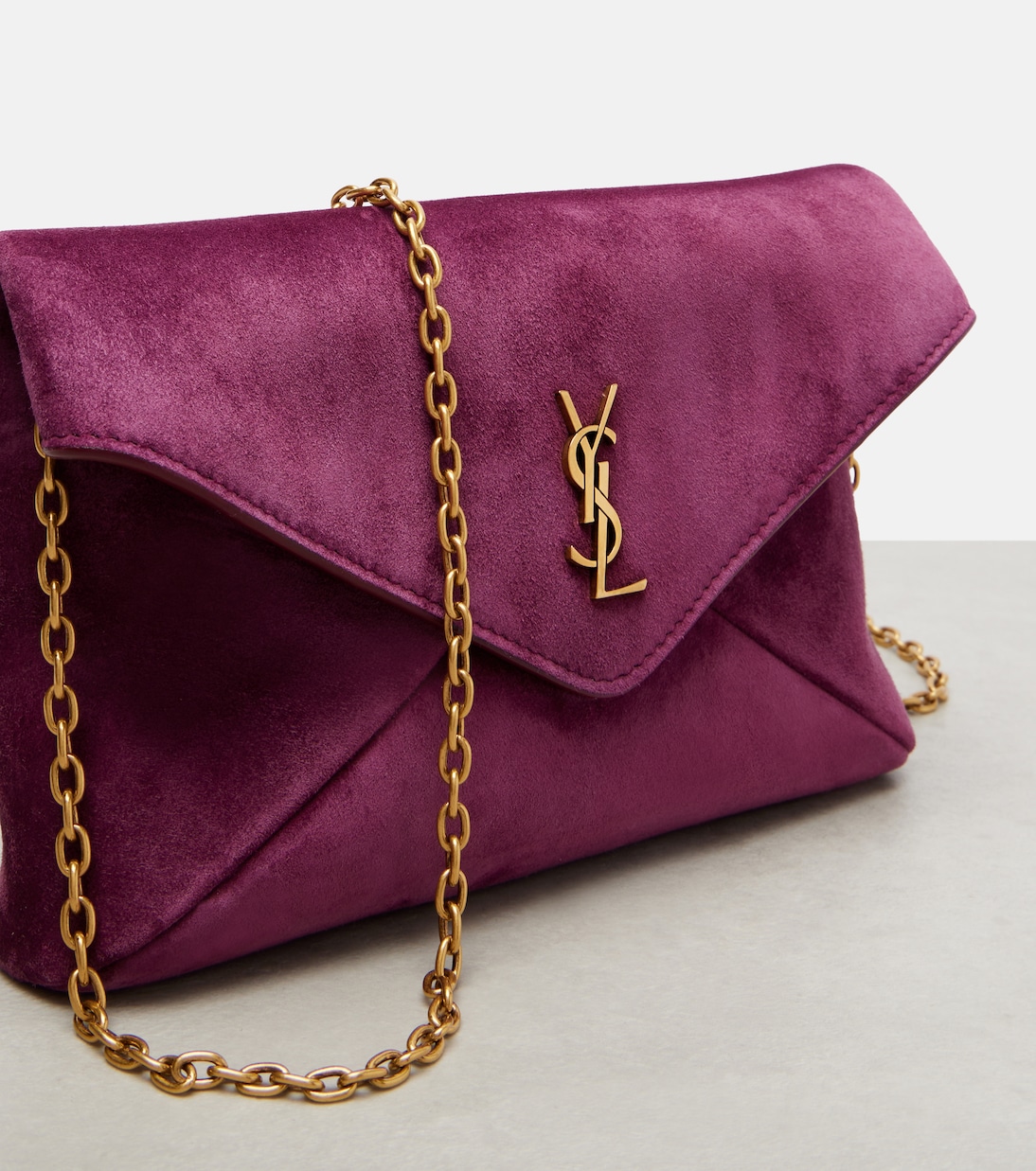 Schultertasche Cassandre Small aus Veloursleder | Saint Laurent
