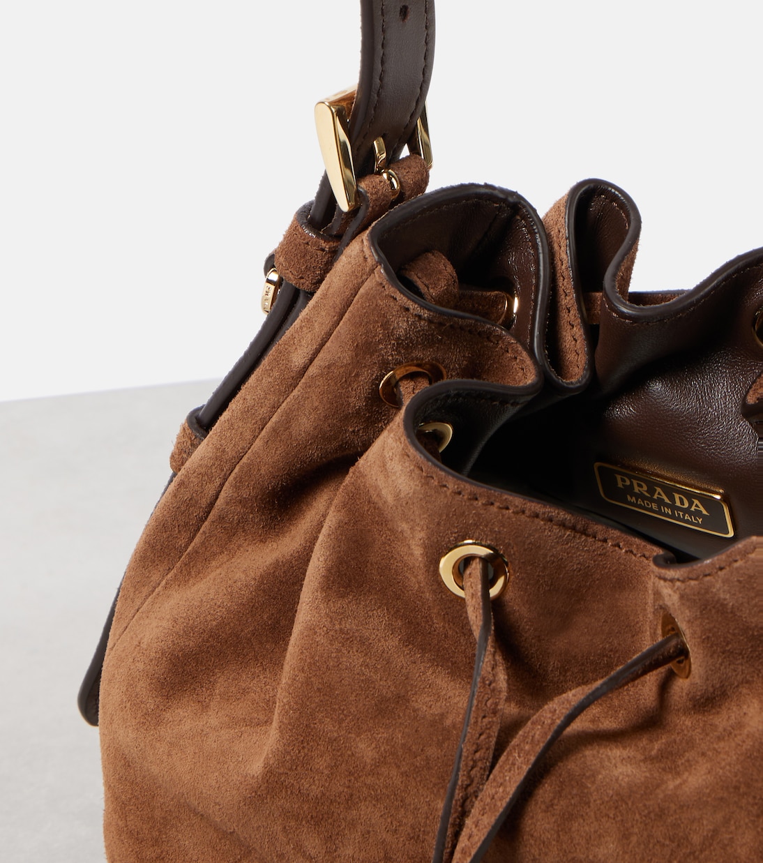 Sac seau Small en daim | Prada